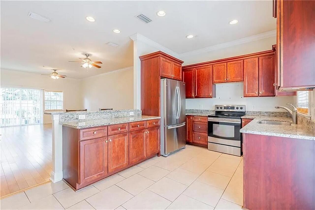 Listing Photo 8
