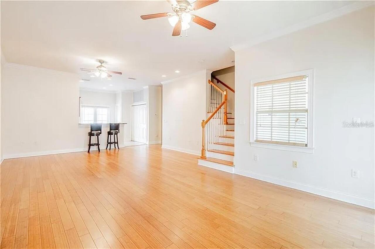 Listing Photo 10