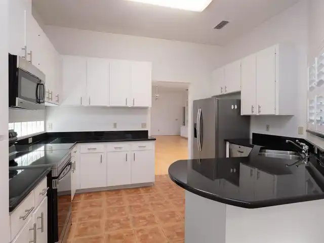 Listing Photo 15