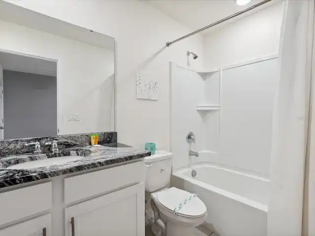 Listing Photo 11