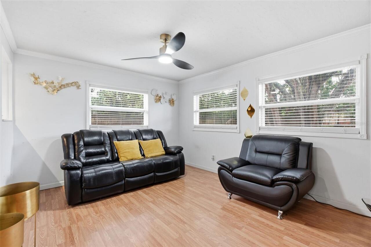 Listing Photo 14