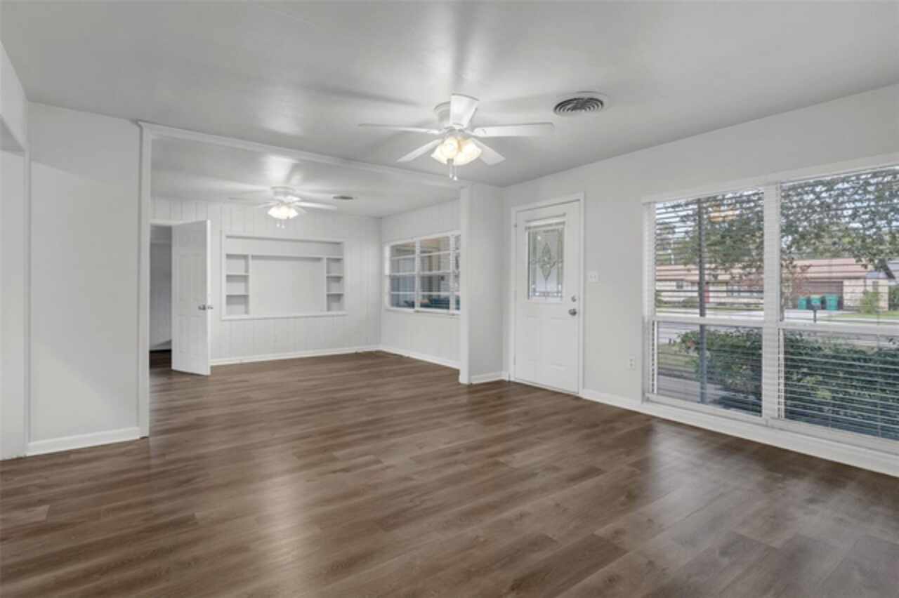 Listing Photo 6