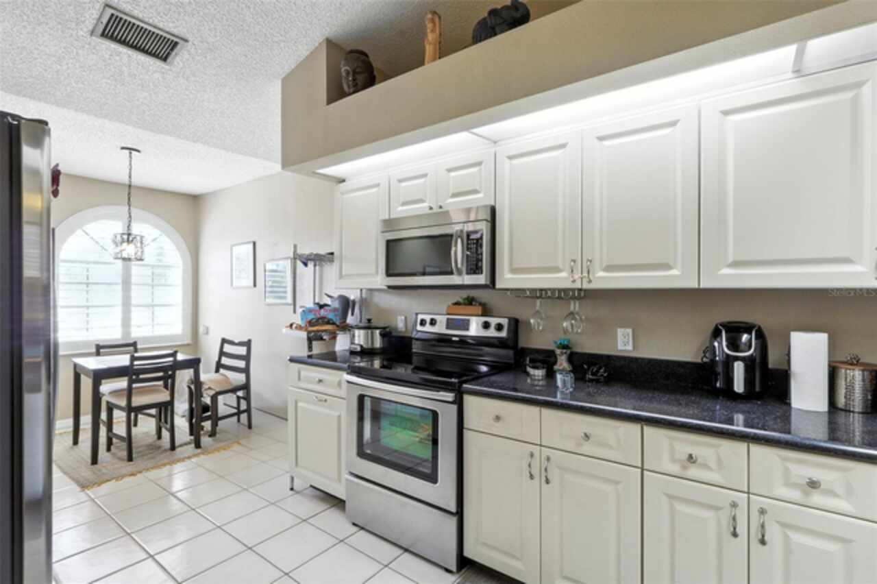 Listing Photo 7