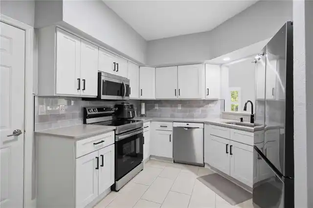 Listing Photo 8