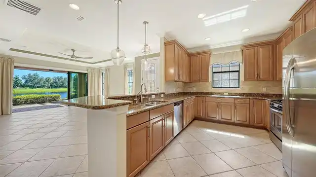Listing Photo 11