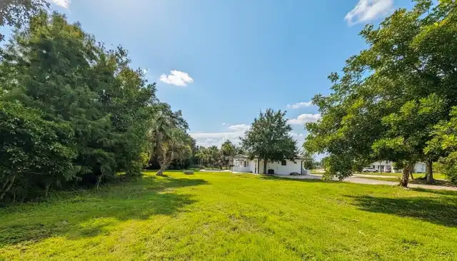 Listing Photo 9