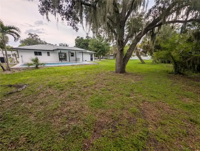 Listing Photo 11