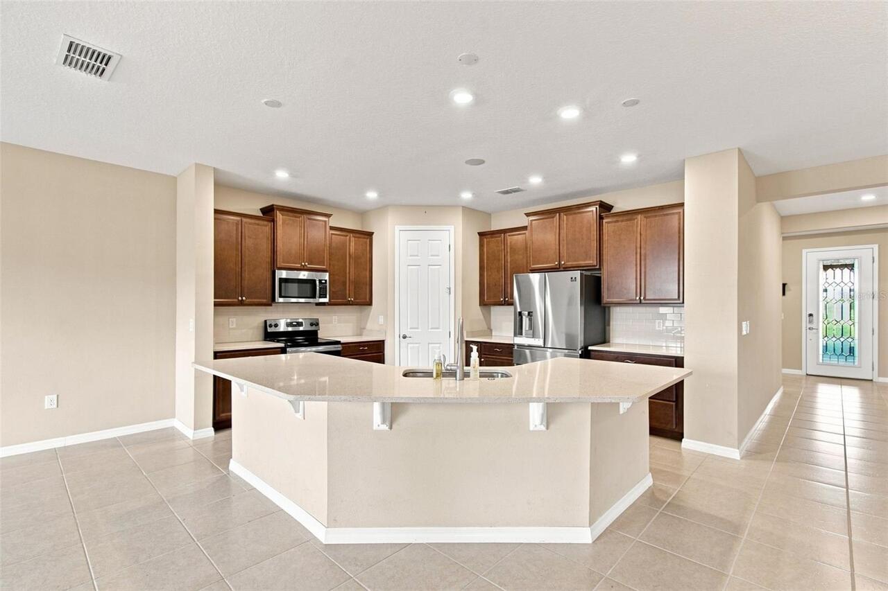 Listing Photo 14