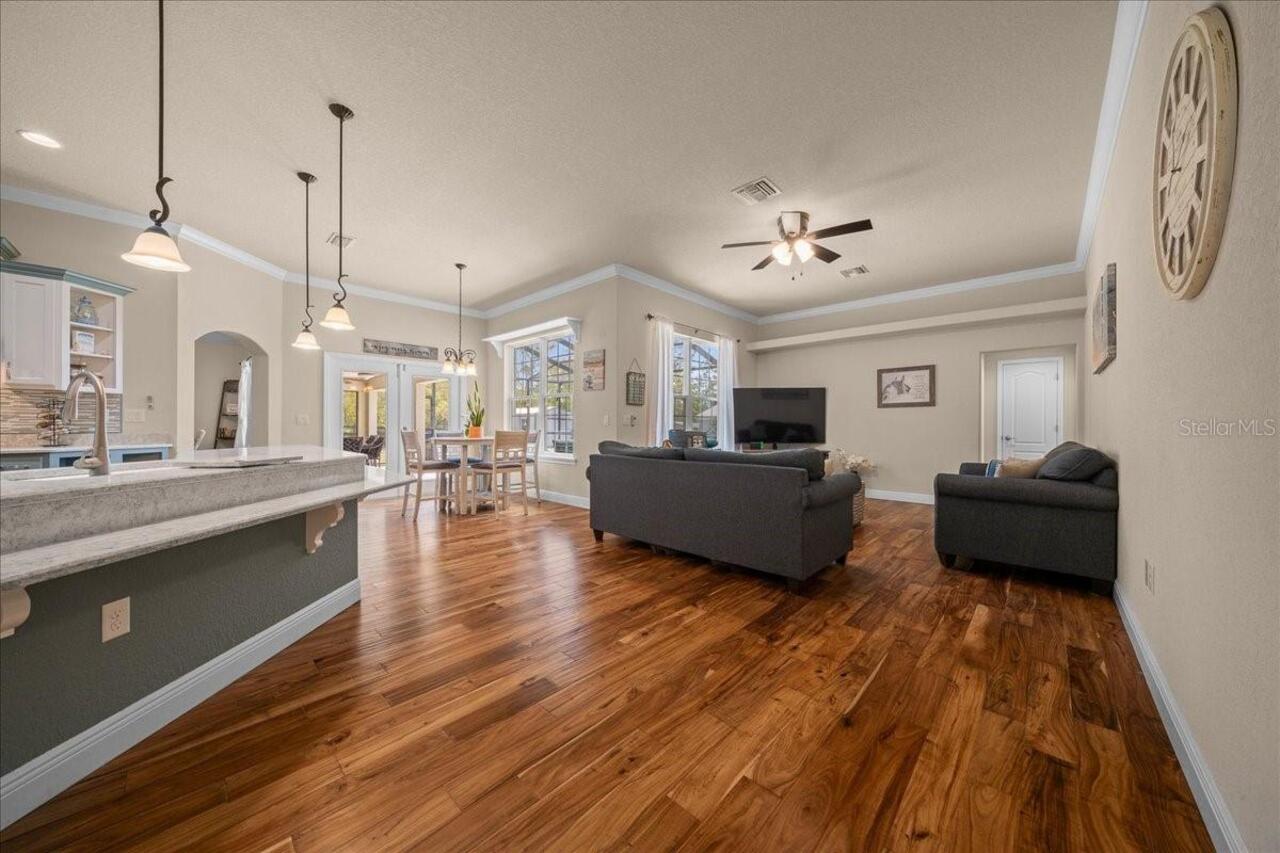 Listing Photo 15
