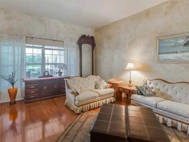 Listing Photo 14