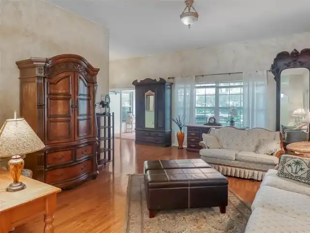 Listing Photo 15