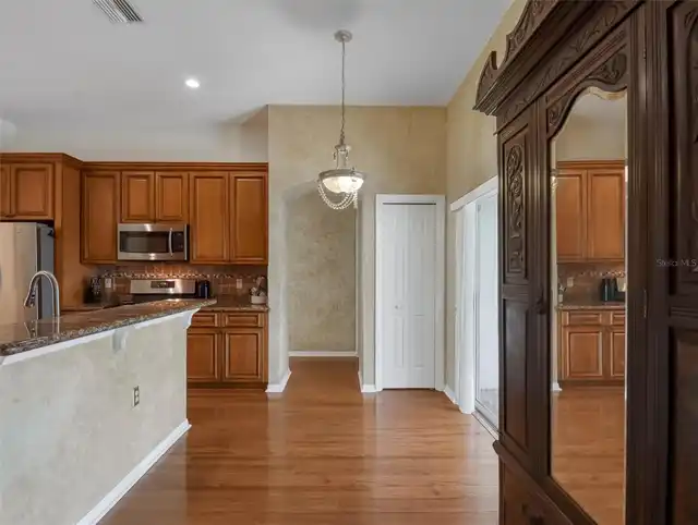 Listing Photo 16