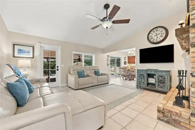 Listing Photo 12