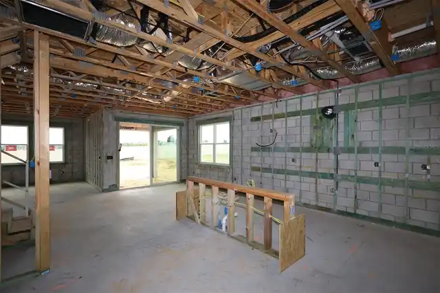 Listing Photo 8