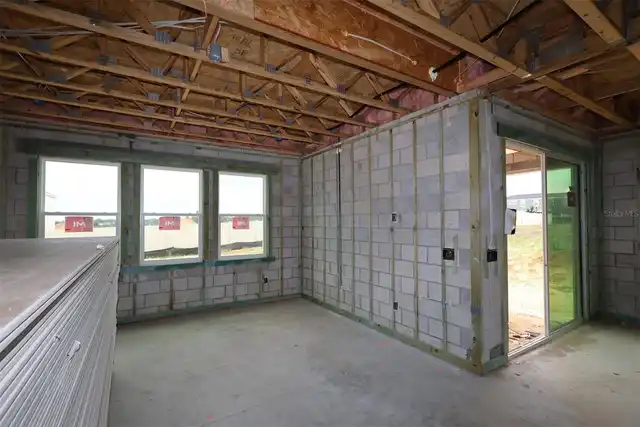 Listing Photo 11