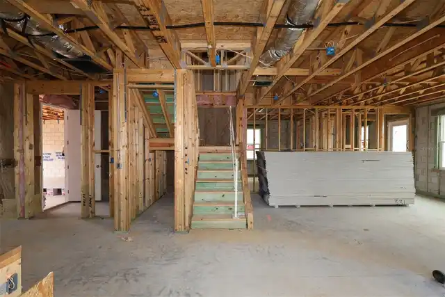Listing Photo 11