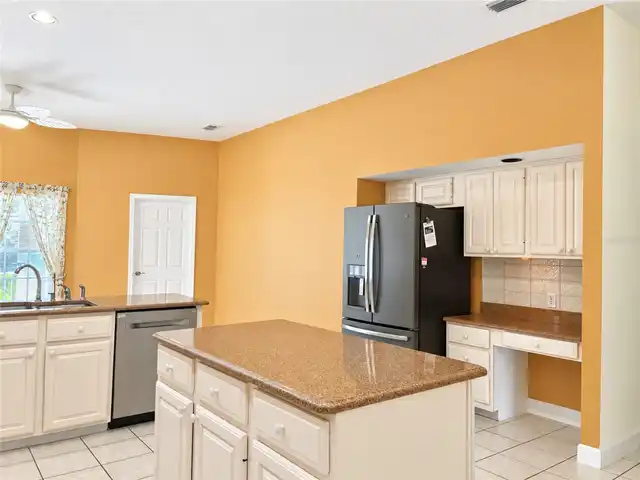 Listing Photo 10