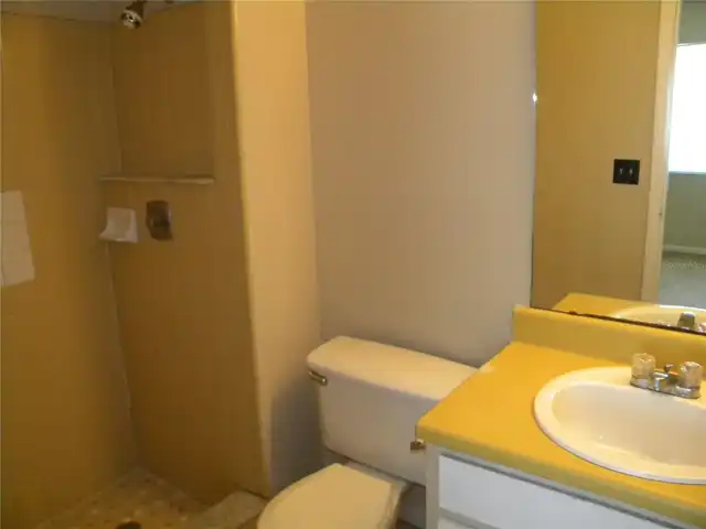 Listing Photo 11