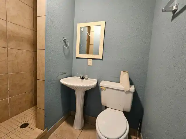 Listing Photo 9