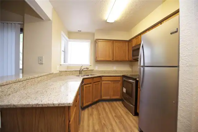 Listing Photo 8