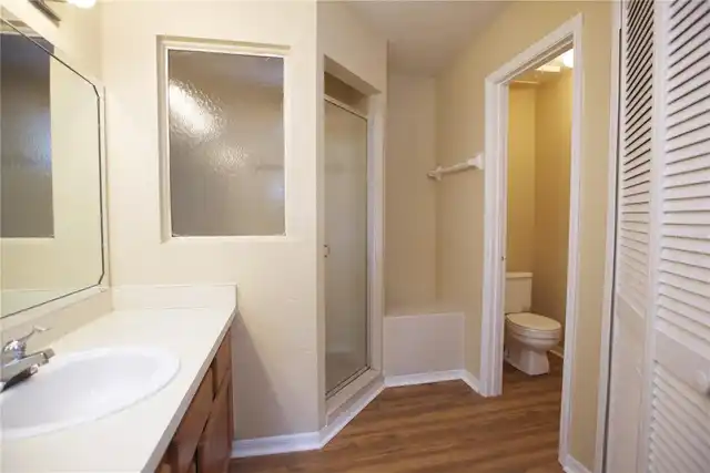 Listing Photo 11