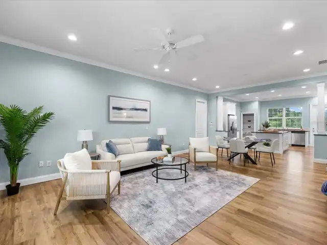 Listing Photo 10
