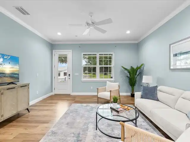 Listing Photo 12