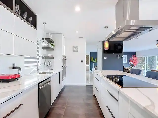 Listing Photo 9