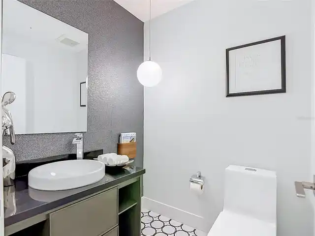 Listing Photo 12