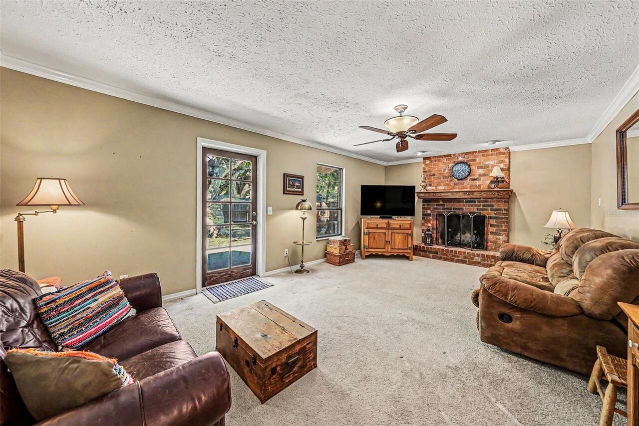 Listing Photo 12