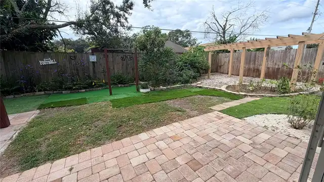Listing Photo 14