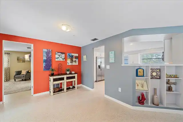 Listing Photo 8