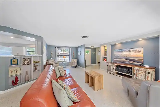 Listing Photo 9