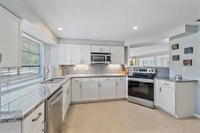 Listing Photo 15
