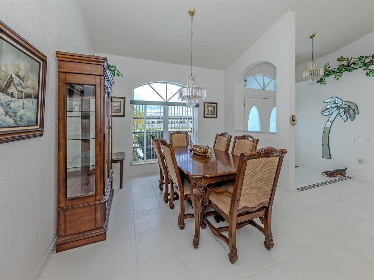 Listing Photo 8