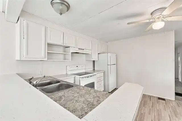 Listing Photo 8