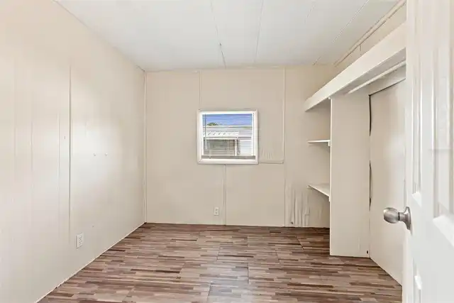 Listing Photo 14