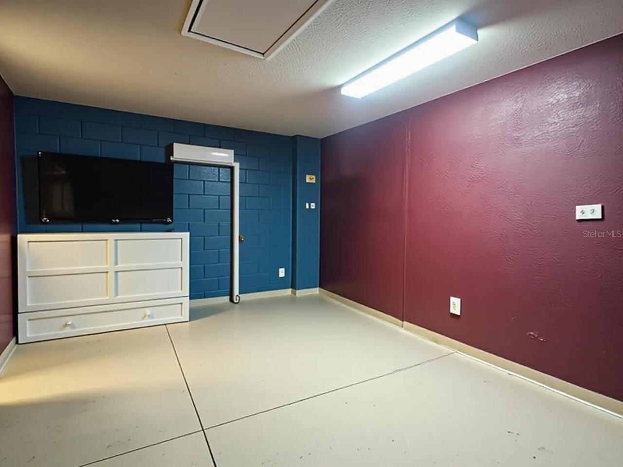 Listing Photo 16