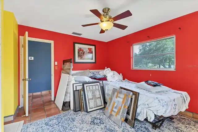 Listing Photo 12
