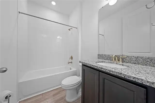 Listing Photo 18