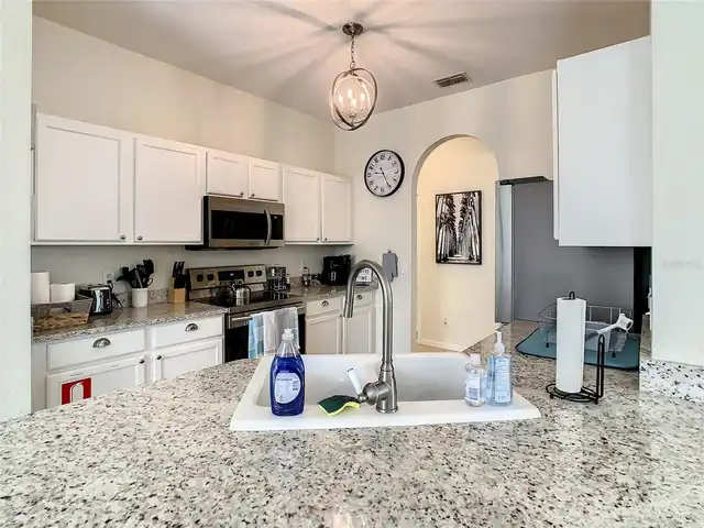 Listing Photo 9