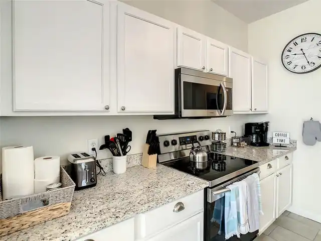 Listing Photo 10