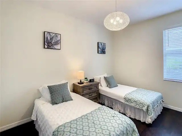 Listing Photo 14