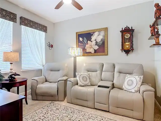 Listing Photo 12