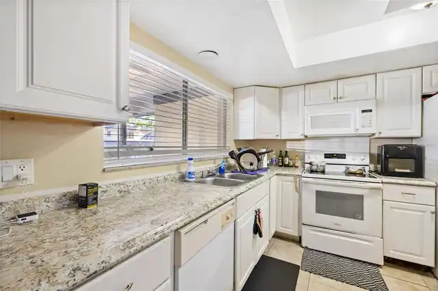 Listing Photo 7