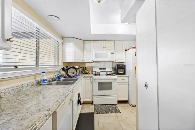 Listing Photo 9
