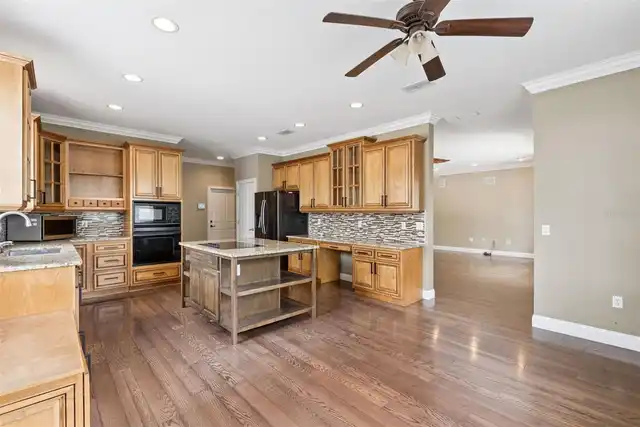 Listing Photo 17