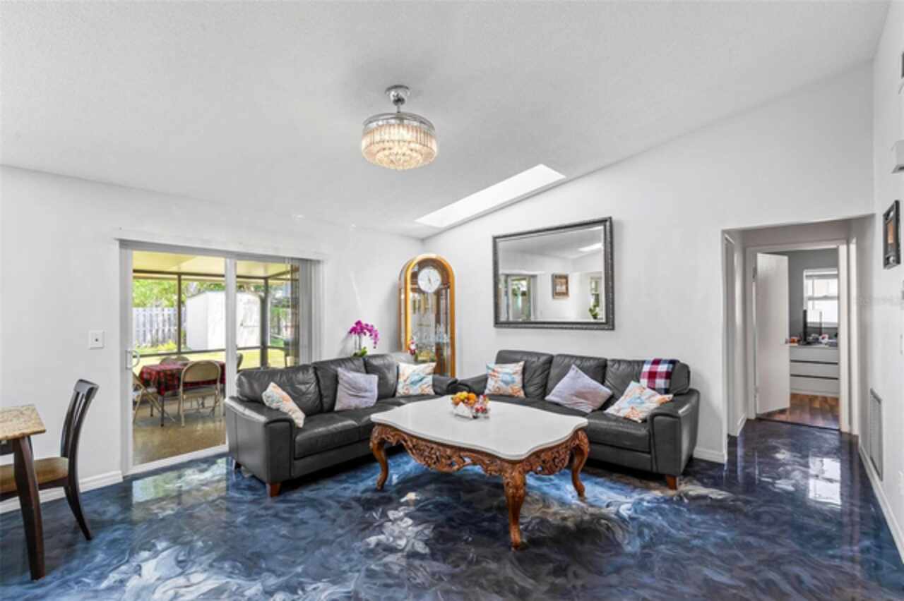 Listing Photo 10