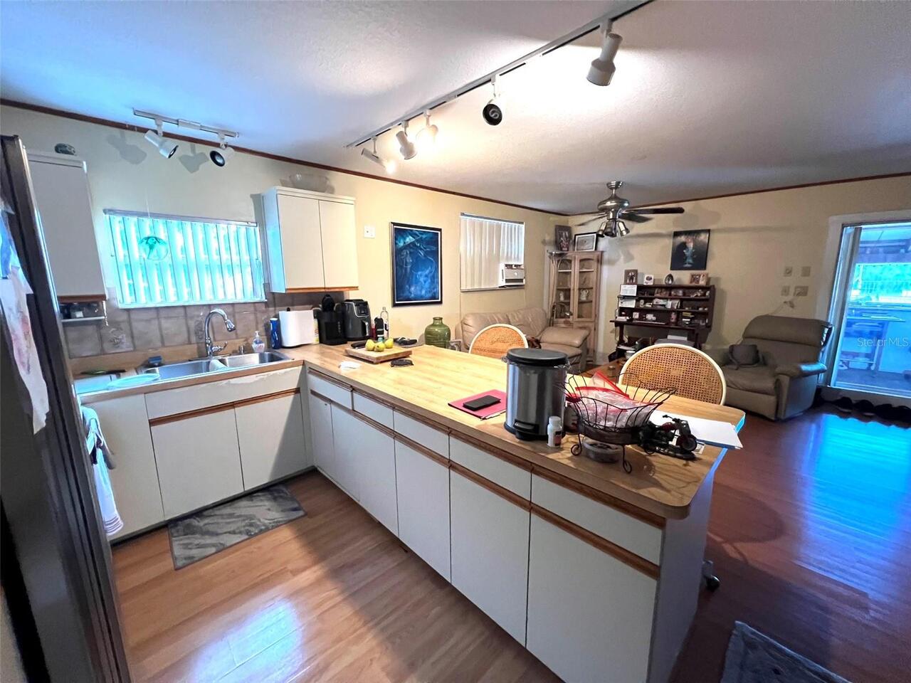 Listing Photo 10
