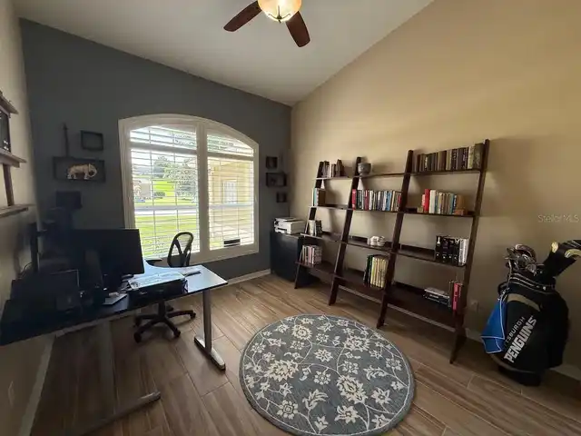 Listing Photo 12